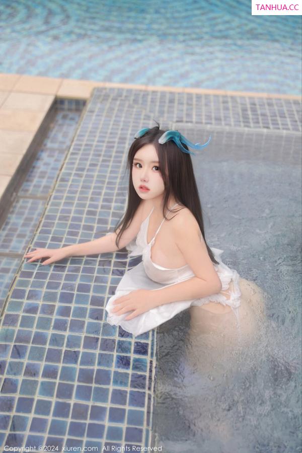   [XiuRen]高清写真图 2024.03.12 No.8218 小薯条nienie 丝袜美腿第14张图片